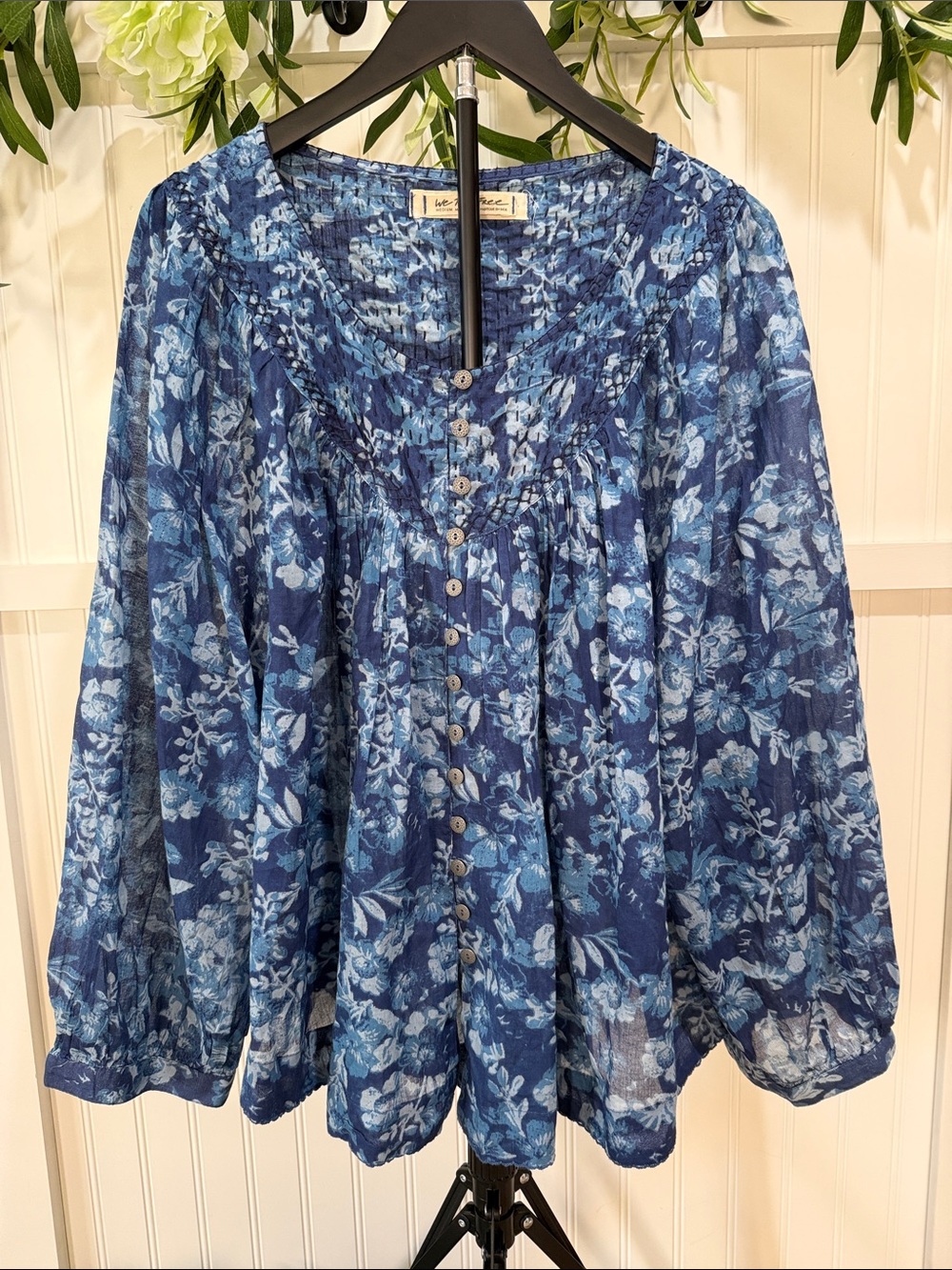 #1018 WE THE FREE Blue Floral Smocked Button-Front Peasant Blouse Boho Cotton